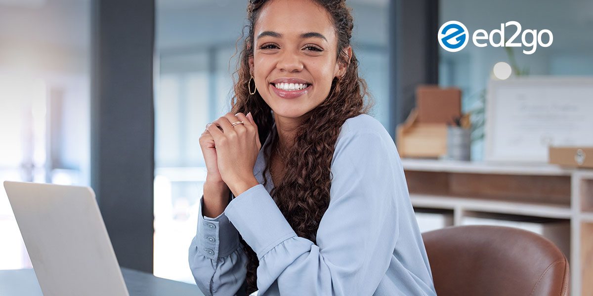 Woman working on a computer course