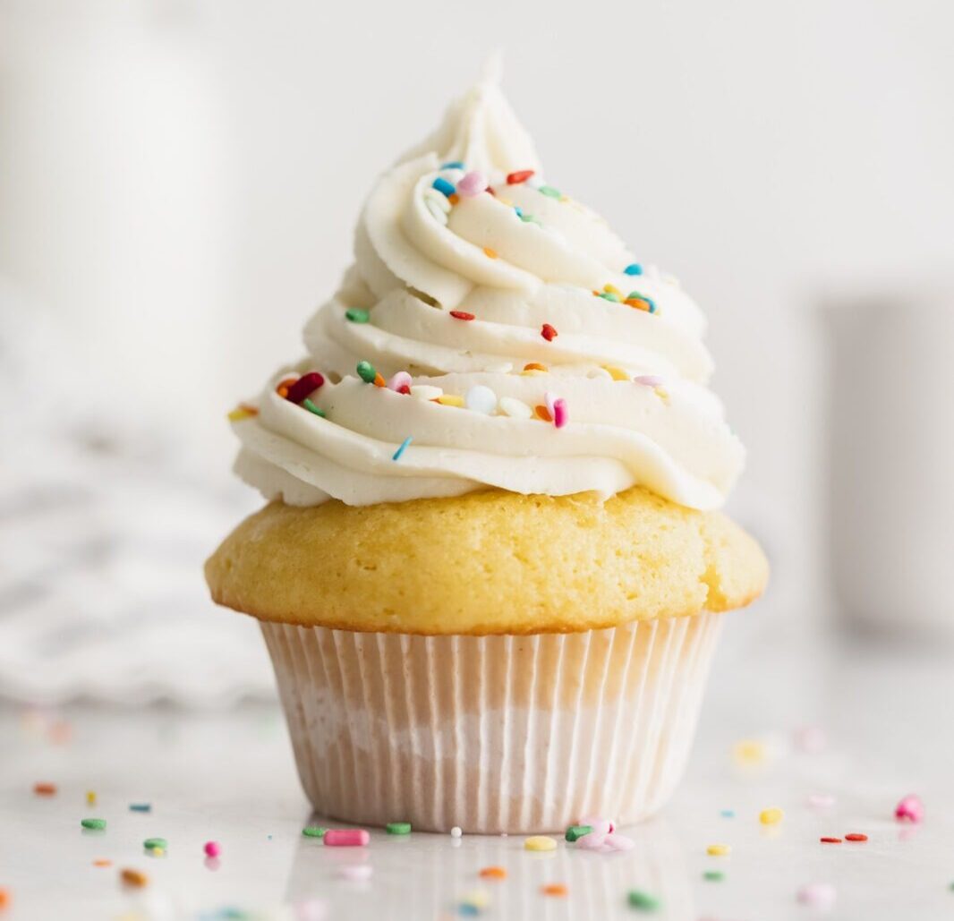 Single-Serve-Vanilla-Cupcake-2-1067×1600